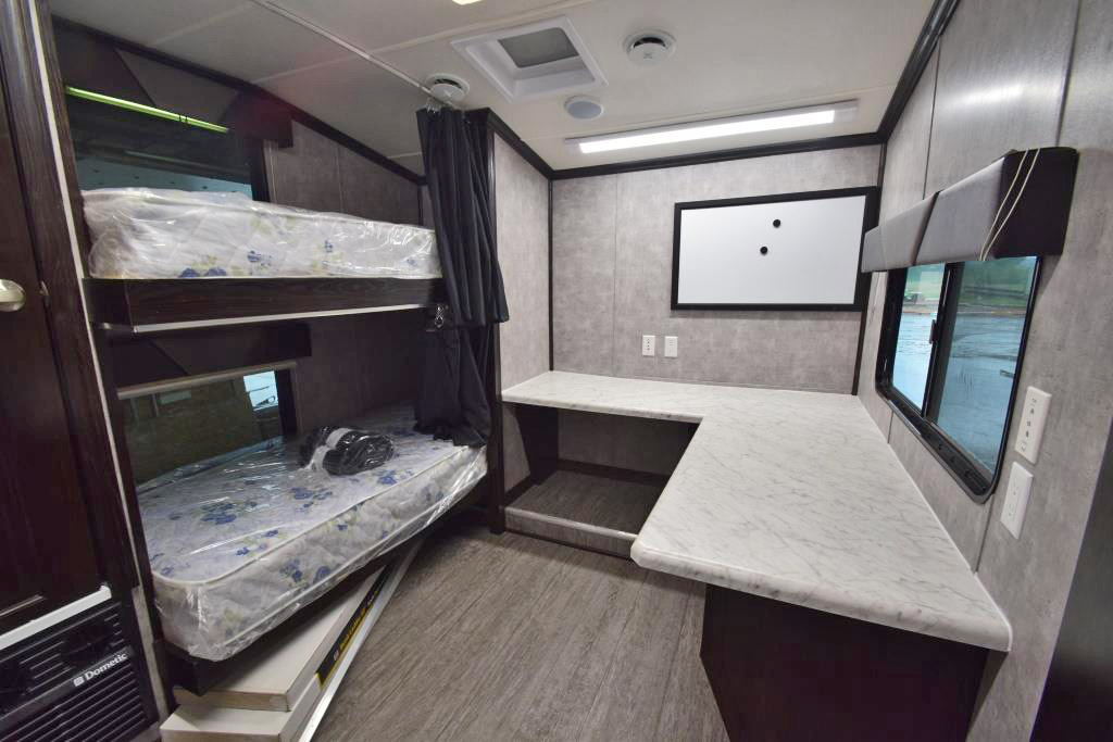 upper deck bunk beds