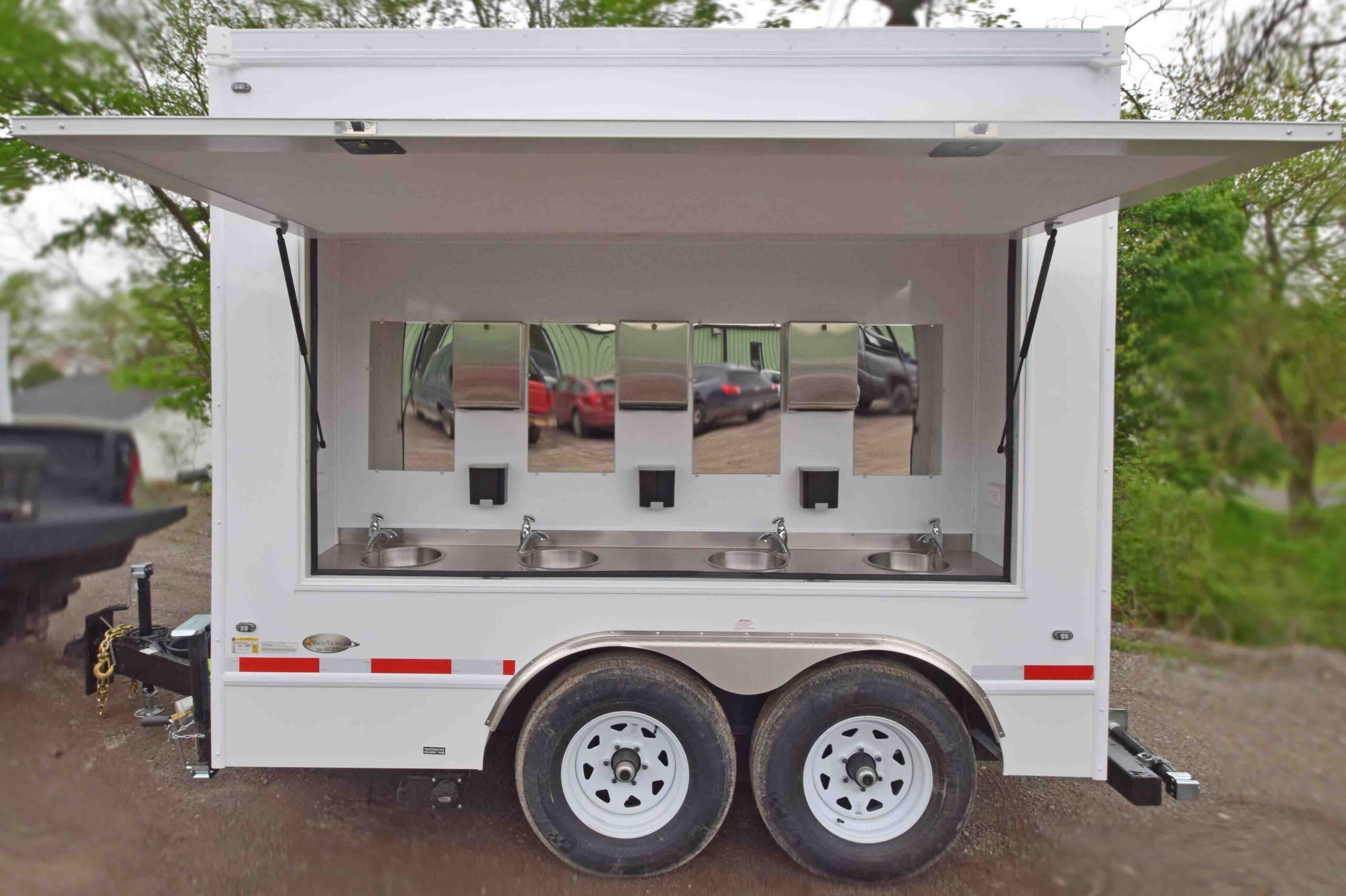 8 Sink Handwashing Trailer - Rich Specialty Trailers