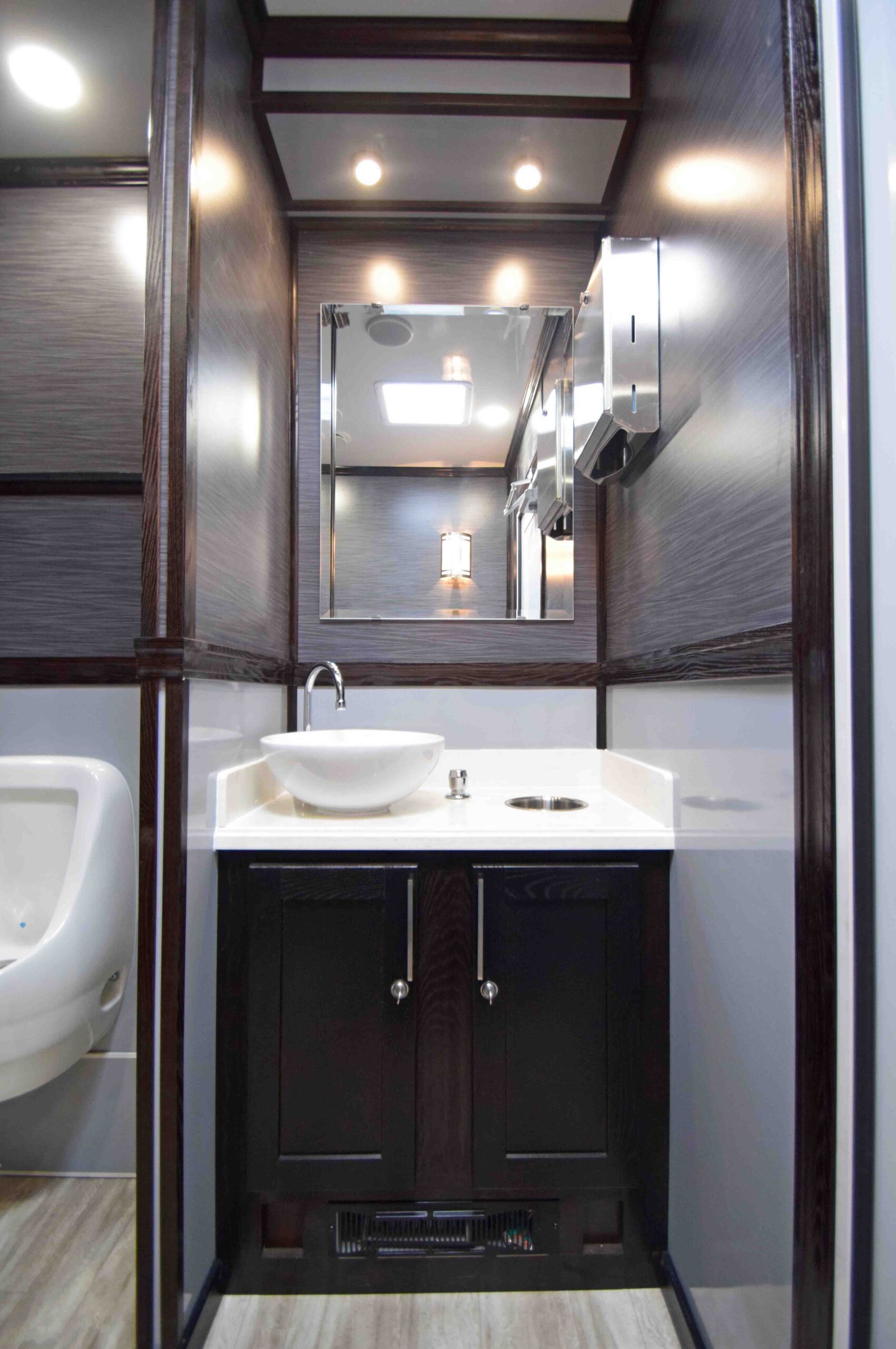 SIX STATION LUXURY RESTROOM TRAILER