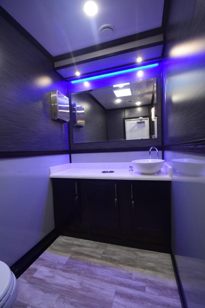 Luxury 2 station portable restroom trailer female side