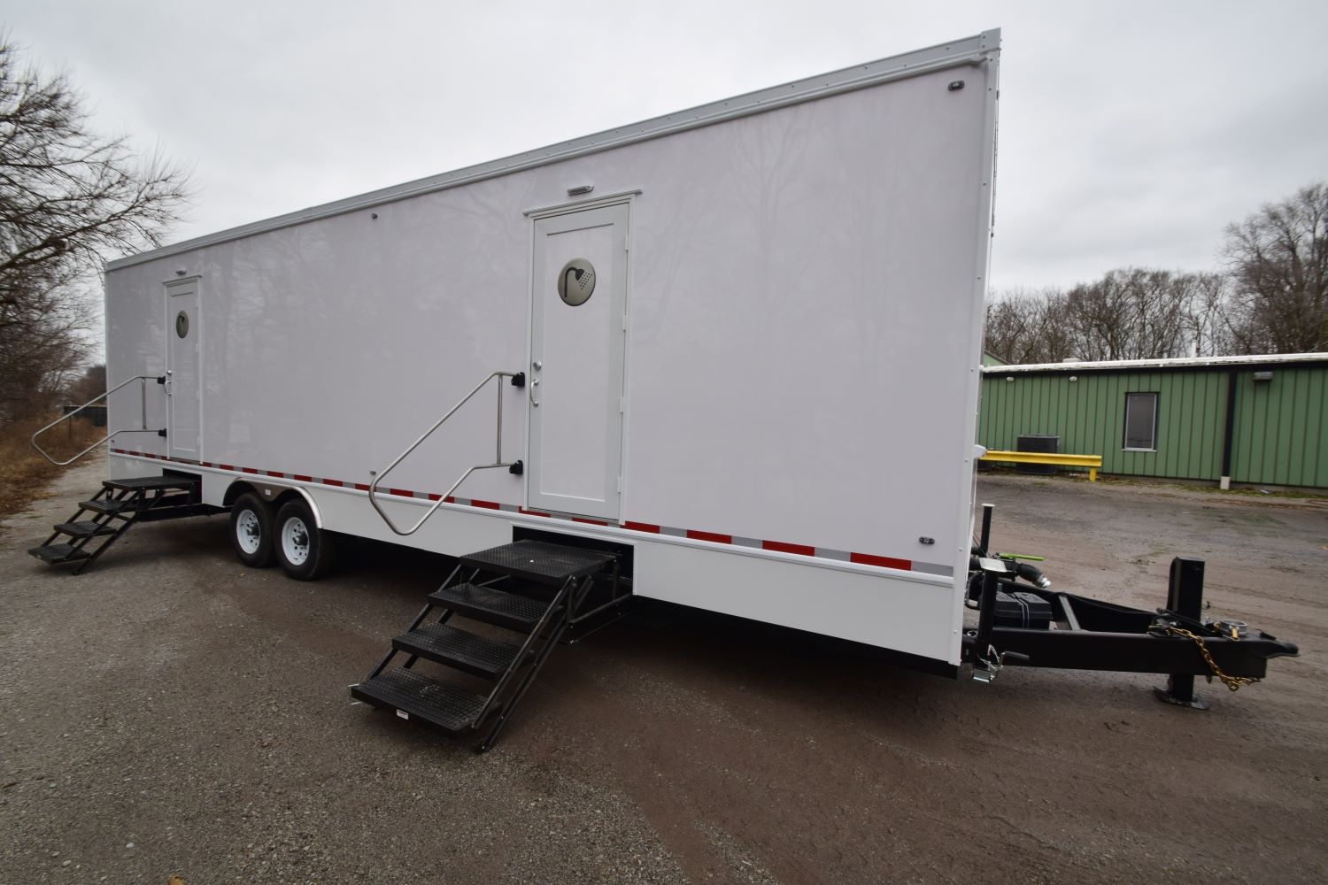 SWT 32 eight station shower trailer