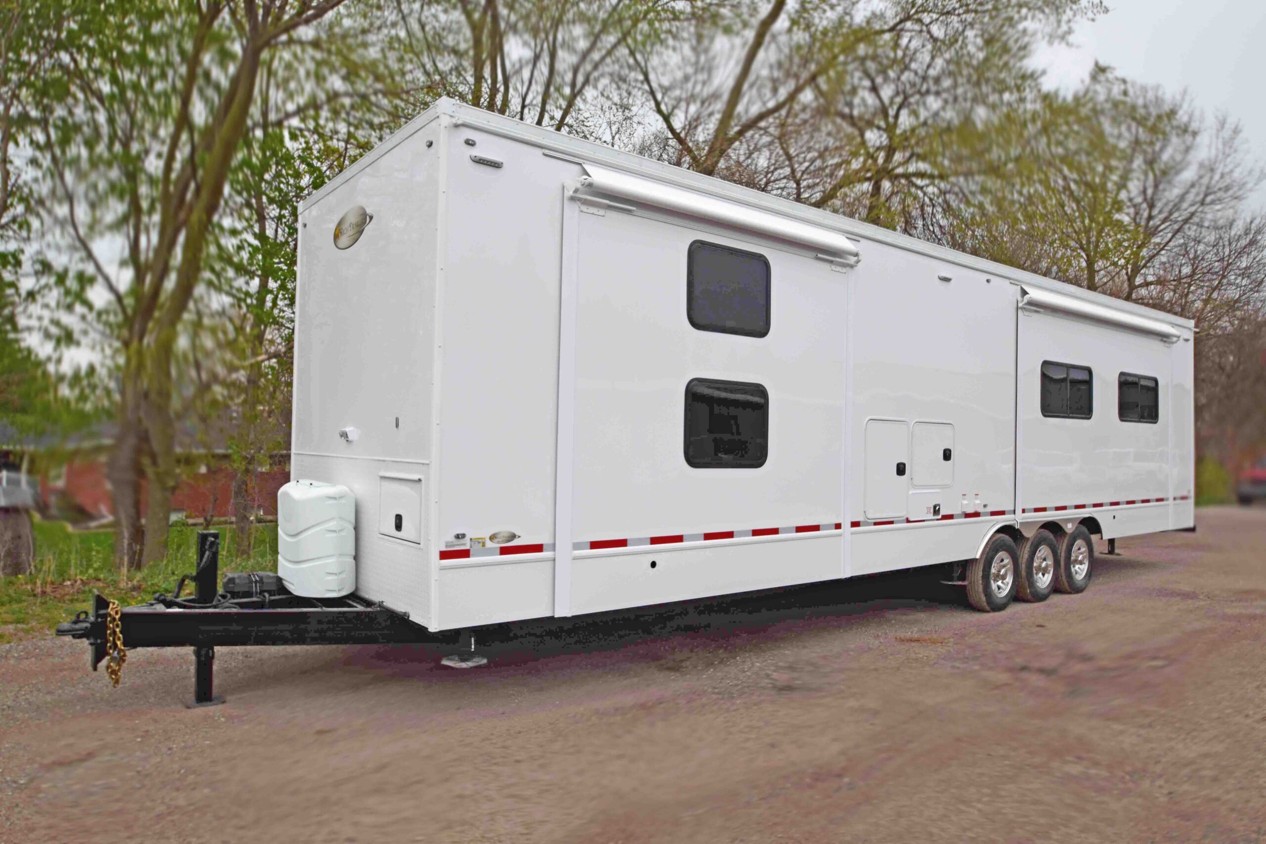 14-Station Office Command Trailer - Rich Specialty Trailers