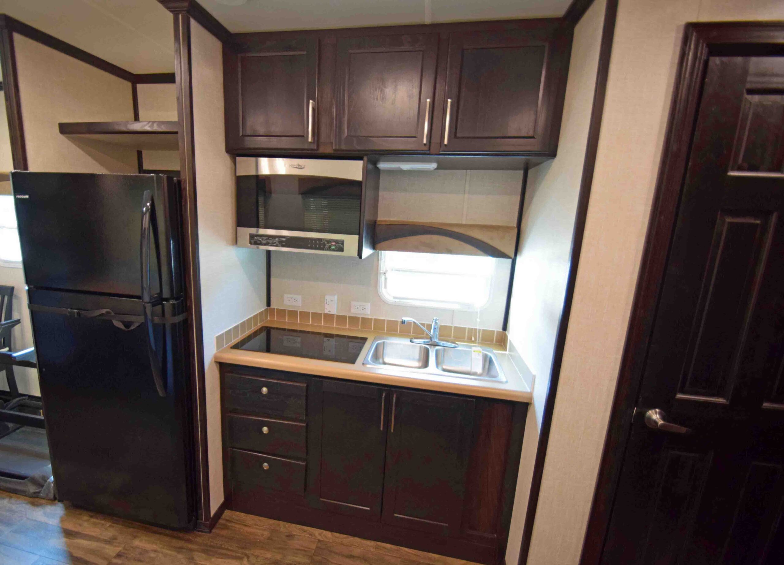 supervisor trailer kitchen